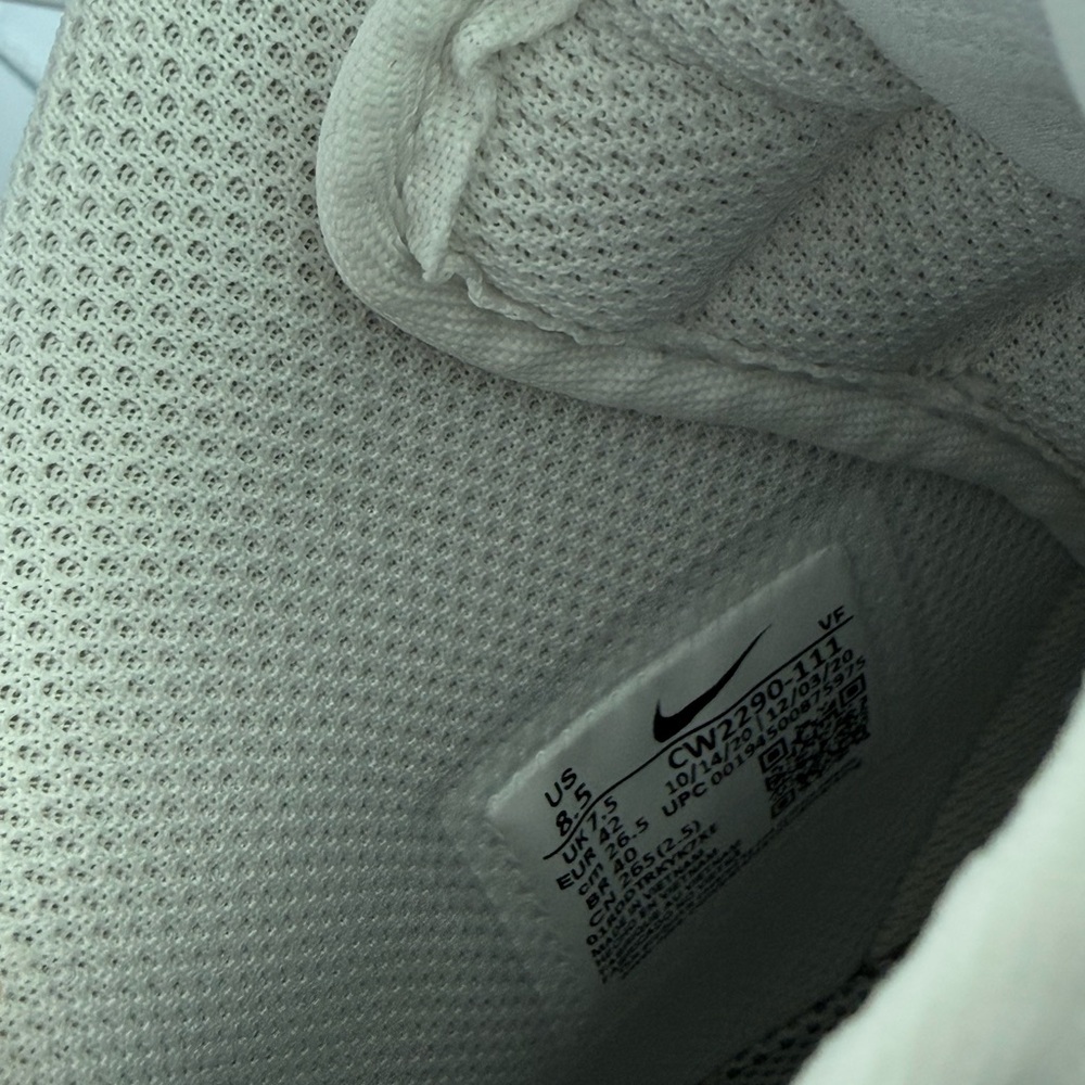Nike White High-Top Sneakers - Picture 4 of 6